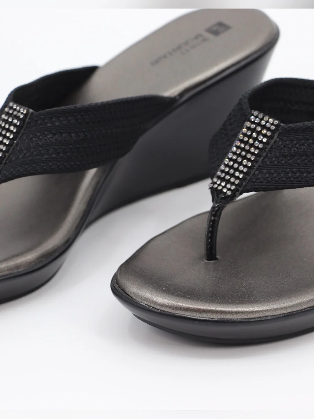 White Mountain Women’s 9 Black Rhinestone Wedge Thong Sandal